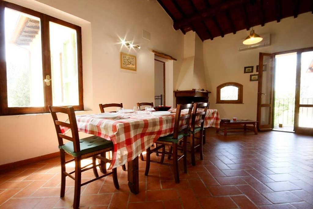 Villa con Piscina 10 Posti Letto, L'Oliveta Di Rivalto Chianni Esterno foto
